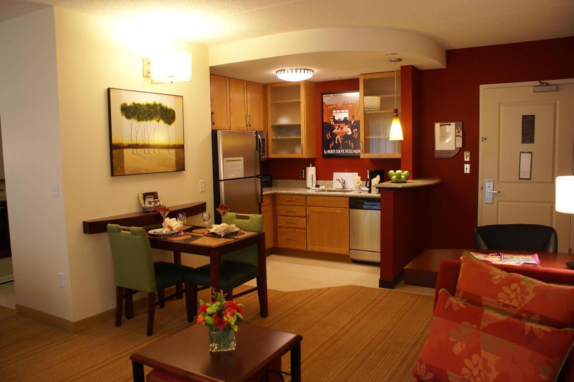 Residence Inn Pittsburgh Monroeville/Wilkins Township Room photo